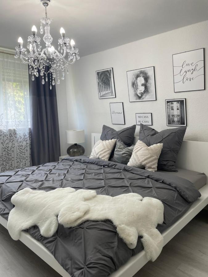 Luxus Apartment Am Fremersberg - Zentral - Mit Sauna & Badewanne Baden-Baden Buitenkant foto