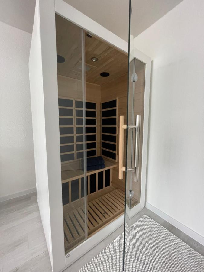 Luxus Apartment Am Fremersberg - Zentral - Mit Sauna & Badewanne Baden-Baden Buitenkant foto