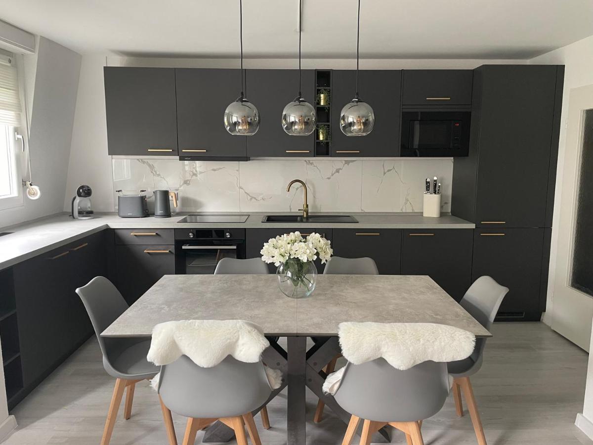 Luxus Apartment Am Fremersberg - Zentral - Mit Sauna & Badewanne Baden-Baden Buitenkant foto