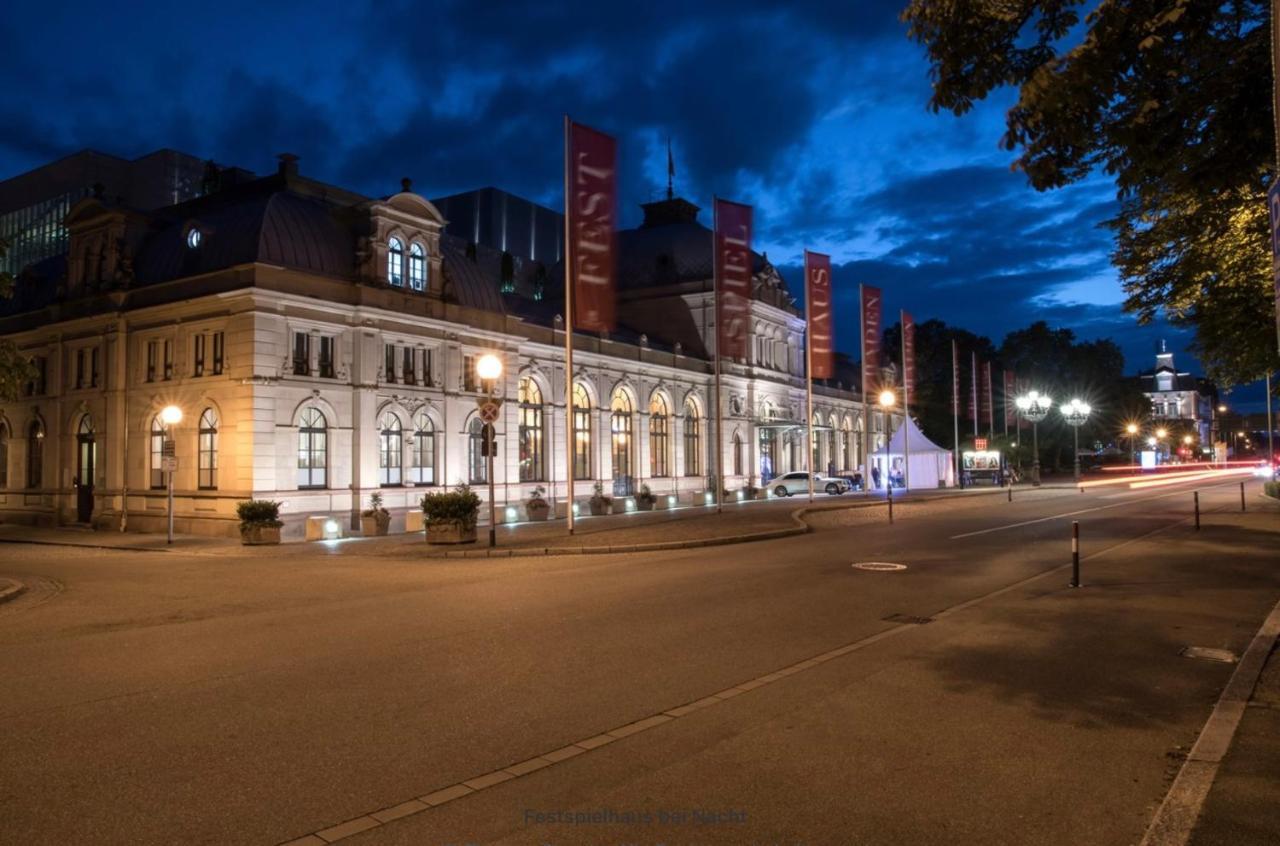 Luxus Apartment Am Fremersberg - Zentral - Mit Sauna & Badewanne Baden-Baden Buitenkant foto